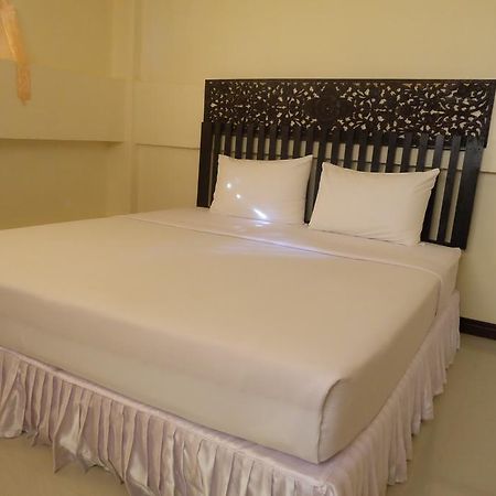 J-Safe Guesthouse Sukhothai Exterior photo