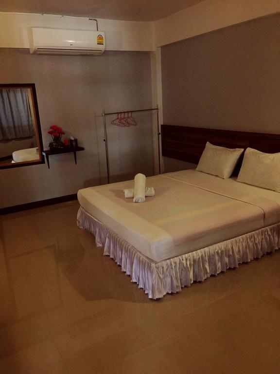 J-Safe Guesthouse Sukhothai Exterior photo