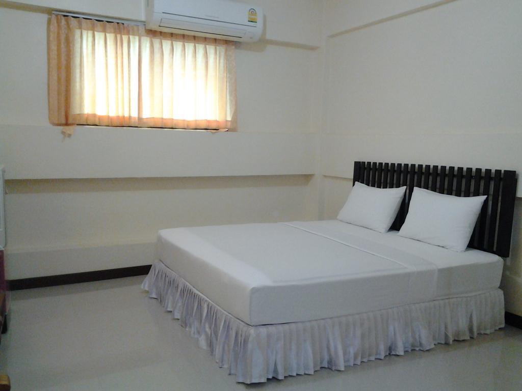 J-Safe Guesthouse Sukhothai Exterior photo
