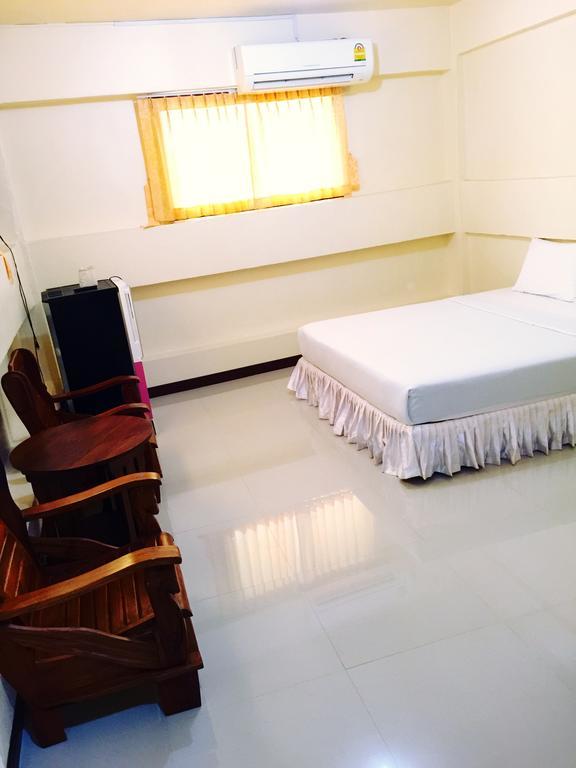 J-Safe Guesthouse Sukhothai Exterior photo