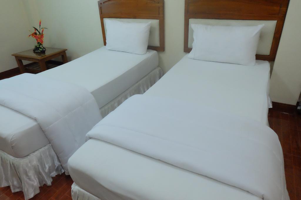 J-Safe Guesthouse Sukhothai Exterior photo