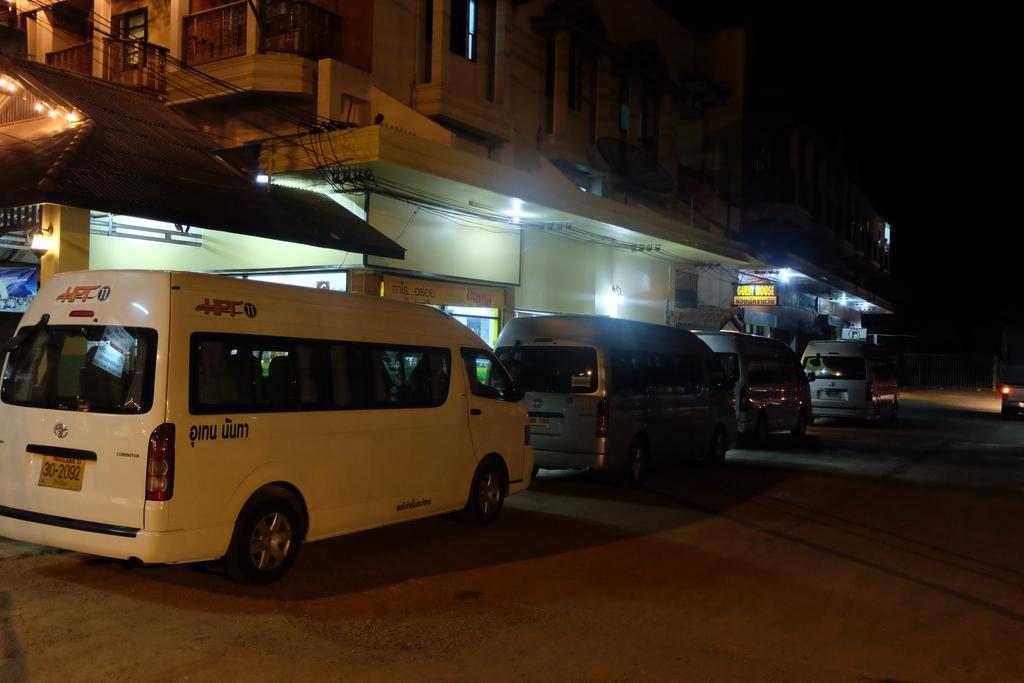 J-Safe Guesthouse Sukhothai Exterior photo