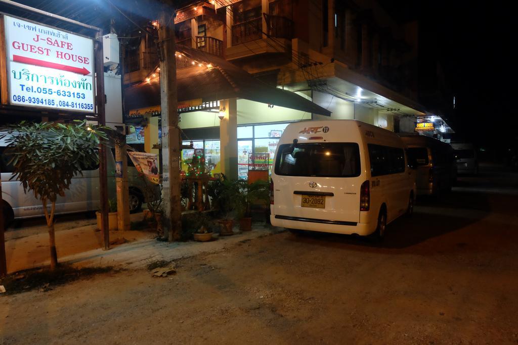J-Safe Guesthouse Sukhothai Exterior photo