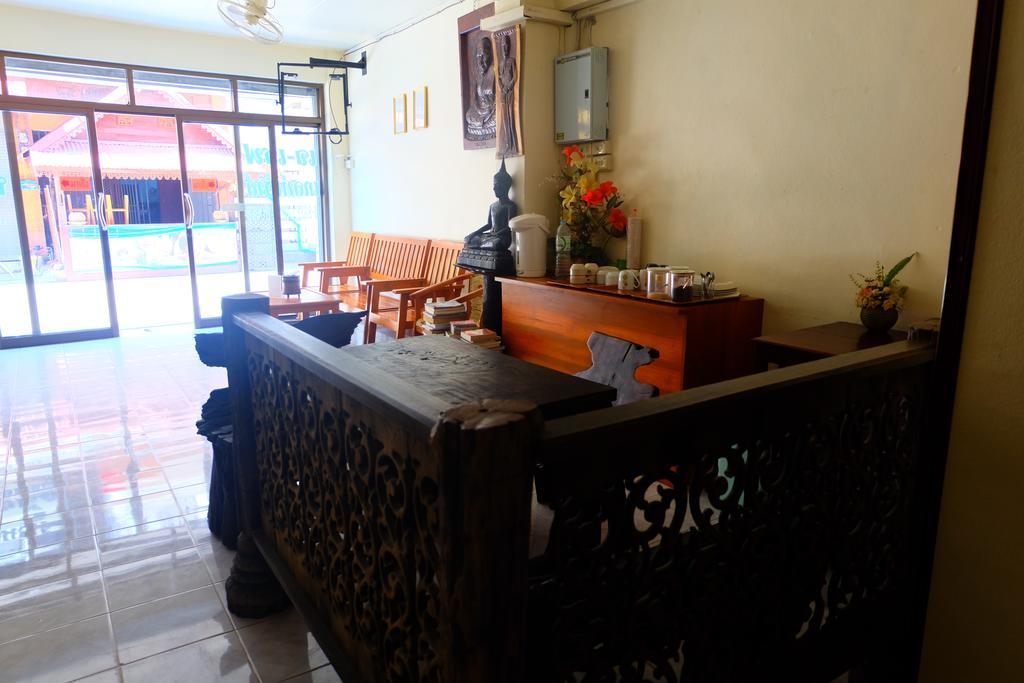 J-Safe Guesthouse Sukhothai Exterior photo