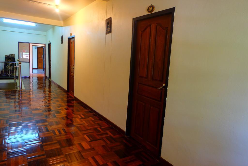 J-Safe Guesthouse Sukhothai Exterior photo