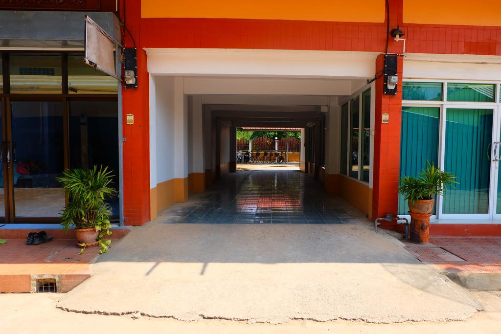 J-Safe Guesthouse Sukhothai Exterior photo